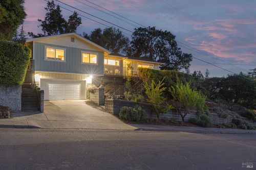 510 Kent St, Petaluma, CA, 94952-2740 | Card Image