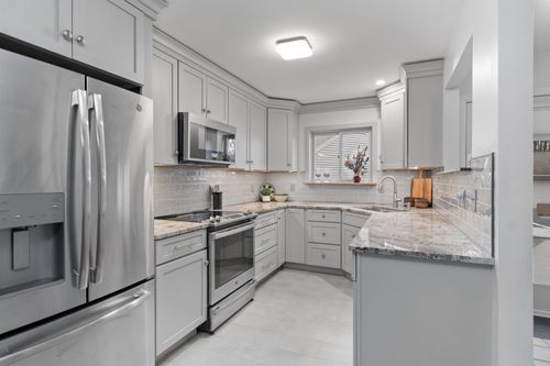 224 Locust Hill Rd, Shelburne, VT, 05482-6381 | Card Image