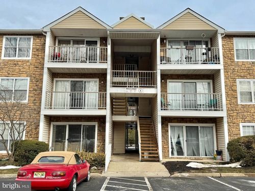 6 Holly Ct, HAMILTON, NJ, 08619-4631 | Card Image