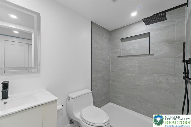 719 Redfern Ln, House other with 4 bedrooms, 4 bathrooms and null parking in BETHLEHEM PA | Image 25