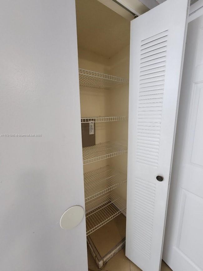 APT-129 - 2600 S University Dr, Condo with 3 bedrooms, 2 bathrooms and null parking in Davie FL | Image 14