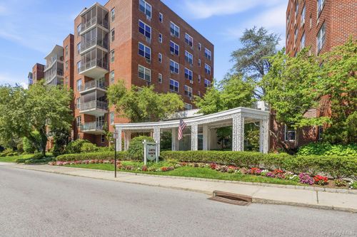 b5h-281 Garth Rd, Scarsdale, NY, 10583-4052 | Card Image