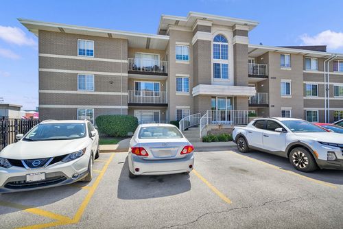 303-4217 W 76th Street, Chicago, IL, 60652 | Card Image