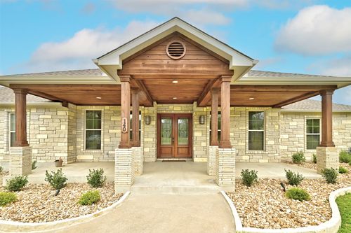 140 Winchester Rd, Bastrop, TX, 78602-3675 | Card Image