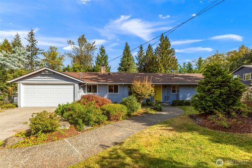 860 Sw Normandy Ter, Normandy Park, WA, 98166-3628 | Card Image