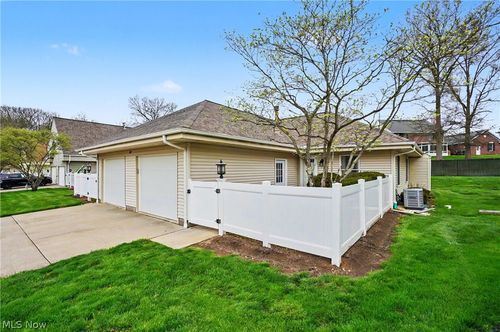 145 Michael Ln, Cuyahoga Falls, OH, 44223-3331 | Card Image