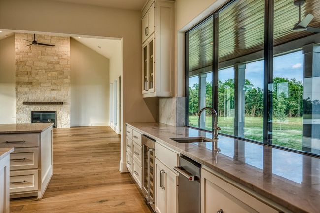 4961 Hartfield Rd, Home with 4 bedrooms, 5 bathrooms and 2 parking in Round Top TX | Image 8