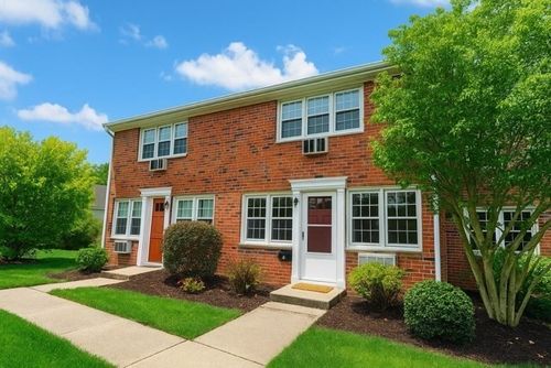 2-540 Granby Rd, South Hadley, MA, 01075-3204 | Card Image