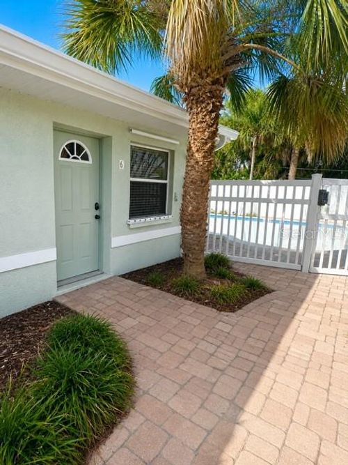 d6-9030 Blind Pass Road, ST PETERSBURG, FL, 33706 | Card Image