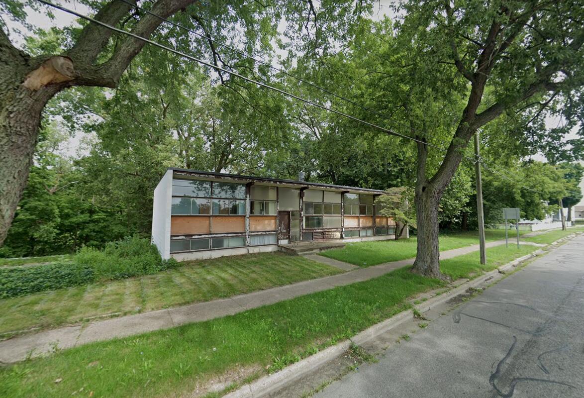 925 Pipestone St, Benton Harbor, MI 49022