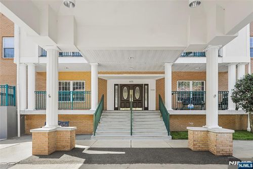 401 Dercole, Norwood, NJ, 07648 | Card Image