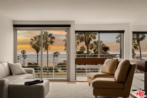 6624 Vista Del Mar, Playa del Rey, CA, 90293-7546 | Card Image
