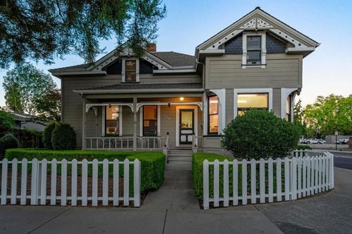 142 N Central Ave, Campbell, CA, 95008-1404 | Card Image
