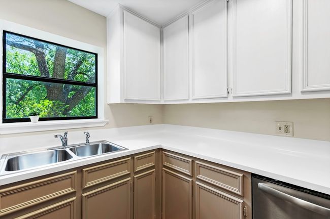 Abundant cabinet and counter space | Image 10
