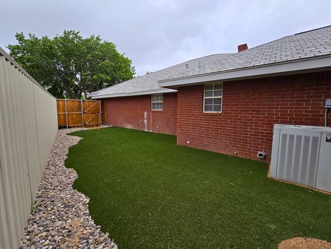 Side Yard - East Side | Image 33