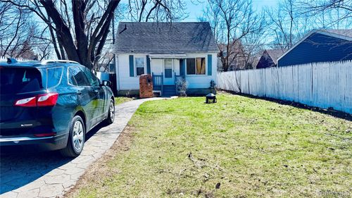 7540 Prospect Ave, Warren, MI, 48091-2951 | Card Image