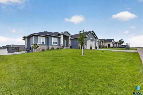 7428 E Twin Pines Ct, Sioux Falls, SD, 57110-6318 | Card Image