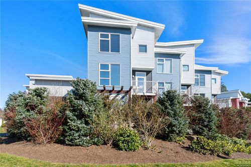 103-1800 Summerhill Pl, Nanaimo, BC, V9S0C7 | Card Image