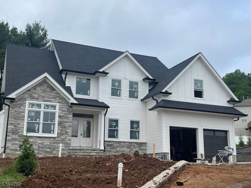 4 Hemlock Cir, Warren, NJ, 07059-2620 | Card Image