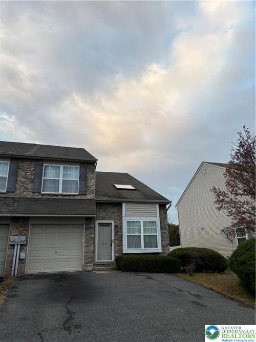 5619 Stonecroft Ln, Allentown, PA, 18106-9178 | Card Image