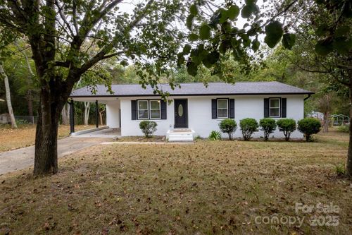 427 Green Lake Rd, Rockingham, NC, 28379-7851 | Card Image