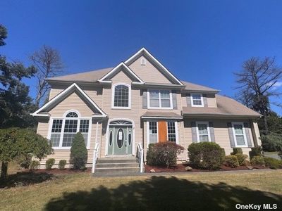 3 Nick, House other with 4 bedrooms, 2 bathrooms and null parking in Yaphank NY | Image 1