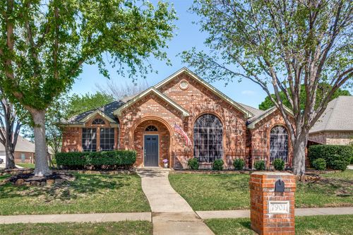 7901 Chaddington Dr, North Richland Hills, TX, 76182-6727 | Card Image