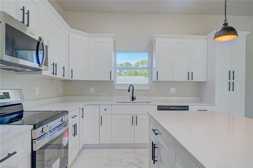 2023 Robert Ave, ALVA, FL, 33920-1820 | Card Image