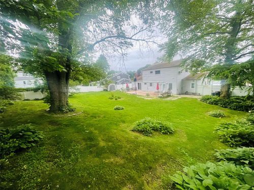 7 Heritage Ln, Wheatley Heights, NY, 11798-1401 | Card Image