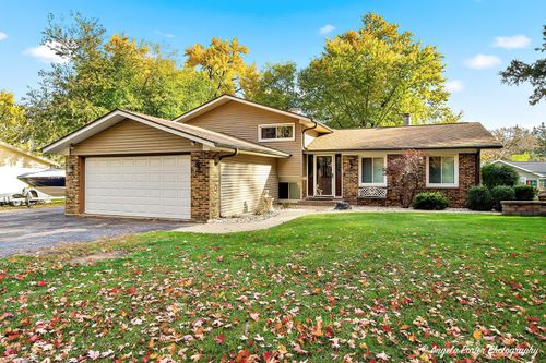34679 N Hiawatha Trl, McHenry, IL, 60051-7311 | Card Image