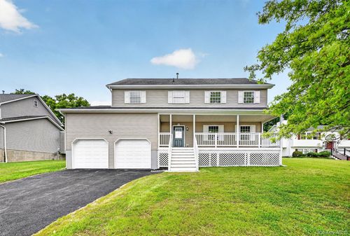 30 Wavey Willow Ln, Montgomery, NY, 12549-1501 | Card Image
