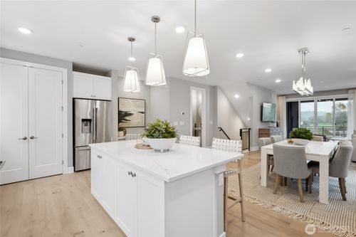 2602-12207 137th Pl Ne, Redmond, WA, 98052-1433 | Card Image
