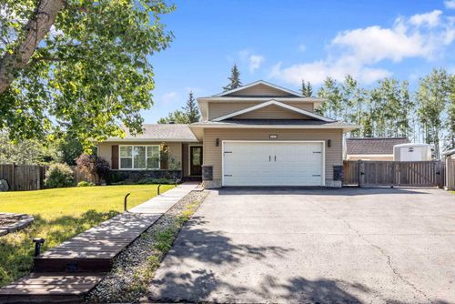 109 Signal Bay, Fort Mcmurray, AB, T9H3R6 | Card Image