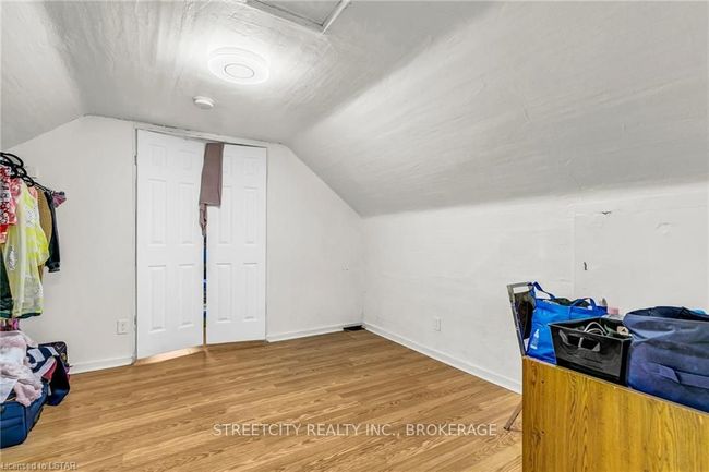 1196 Janette Ave, House other with 6 bedrooms, 3 bathrooms and 2 parking in Windsor ON | Image 18