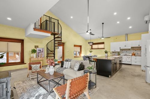 913 Taulbee Ln, Austin, TX, 78757-1533 | Card Image