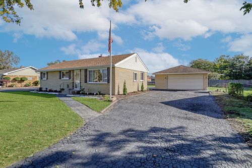 8219 S 82nd Ct, Justice, IL, 60458-2215 | Card Image