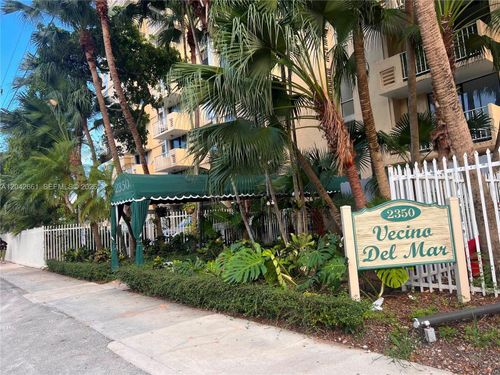 209-2350 Ne 135th St, North Miami, FL, 33181-3553 | Card Image