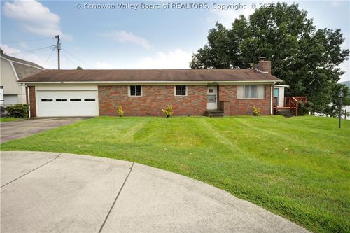 2 Reeves Dr, Nitro, WV, 25143-2224 | Card Image