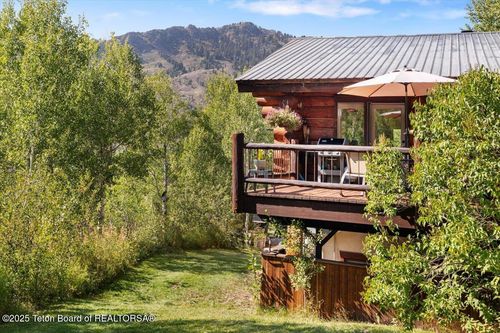 1035 E Deer Creek Dr, Jackson, WY, 83001 | Card Image