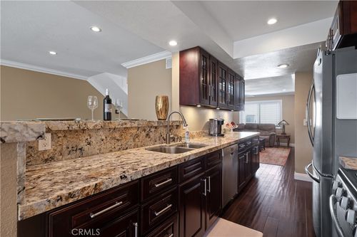 2268 Rose Ave, Signal Hill, CA, 90755-3721 | Card Image