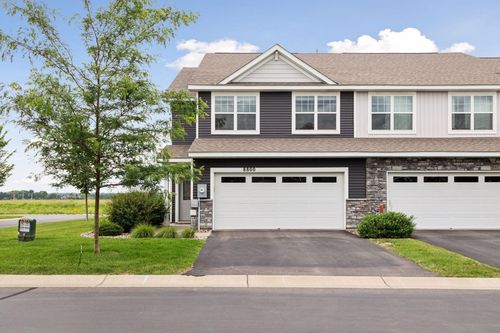 8800 Granite Pass, Woodbury, MN, 55129-2277 | Card Image