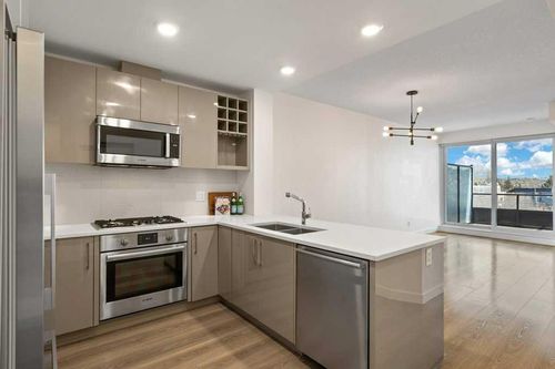 304-301 10 St Nw, Calgary, AB, T2N1V5 | Card Image