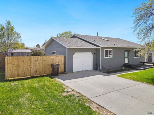2430 Sprucewood St, Rapid City, SD, 57703-6586 | Card Image