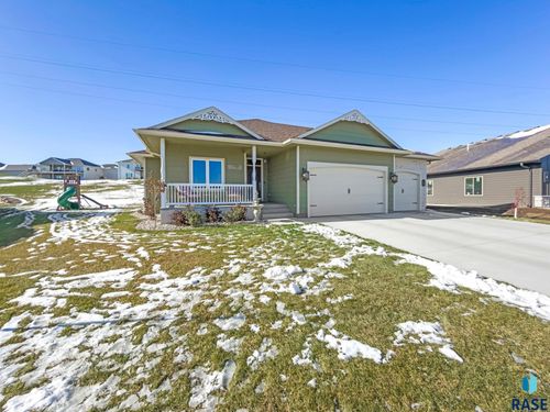 821 N Sylvan Dr, Sioux Falls, SD, 57110-4061 | Card Image