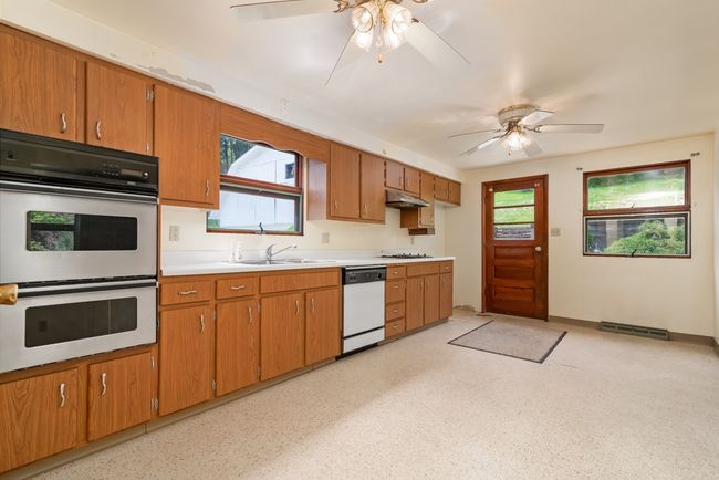 1468 Saxonburg Blvd, House other with 4 bedrooms, 2 bathrooms and 3 parking in Tarentum PA | Image 11