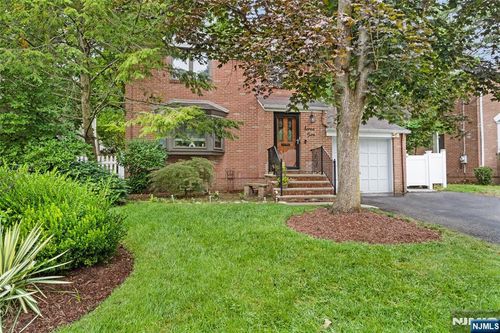 72 Hillside Ave, Westwood, NJ, 07675-1510 | Card Image