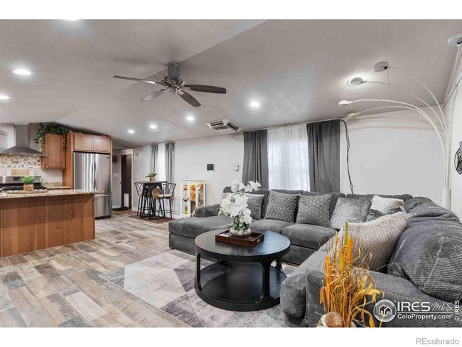 Spacious Livingroom | Image 6