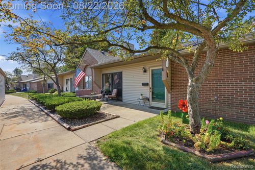 316 Spring Brooke Dr, Brighton, MI, 48116-2900 | Card Image