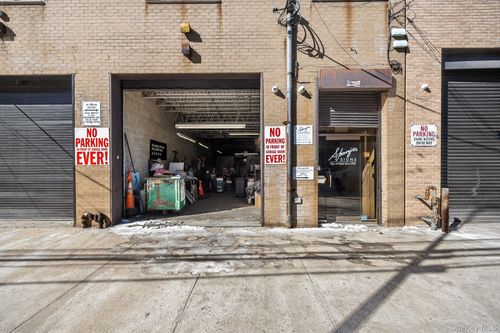 38-56 11th St, Long Island City, NY, 11101-6114 | Card Image