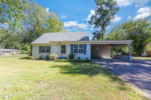 566 Pearson Dr, Jackson, TN, 38305-3733 | Card Image